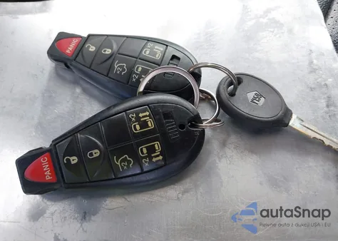 2012 Chrysler Town & Country Touring из США, поврежденный, VIN 2C4RC1BG4CR350630